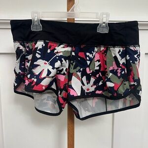 Lululemon Athletica Pop Cut Boom Juice Multi / Black Speed Shorts 2.5” sz 8